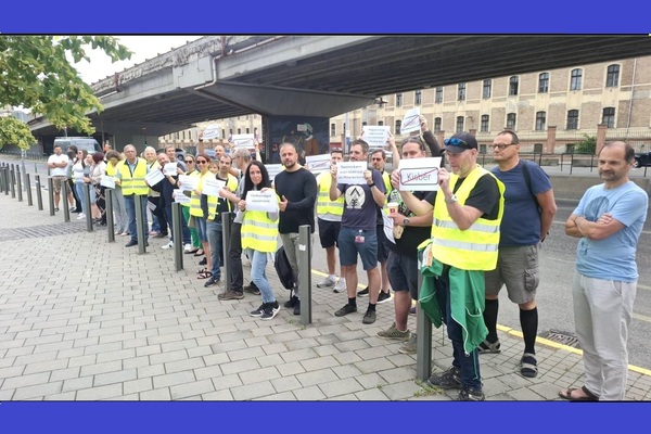 Demonstráltak a Deutsche Telekom dolgozói
